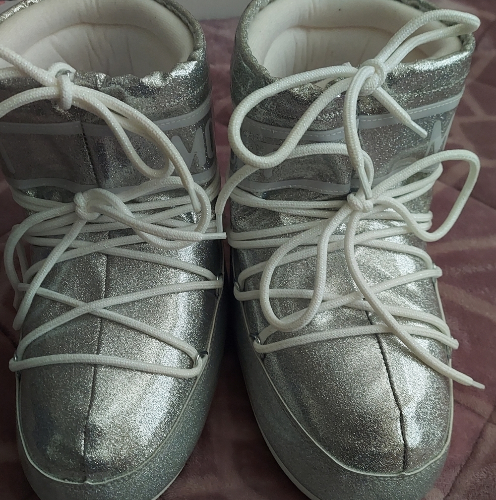 Moon Boots